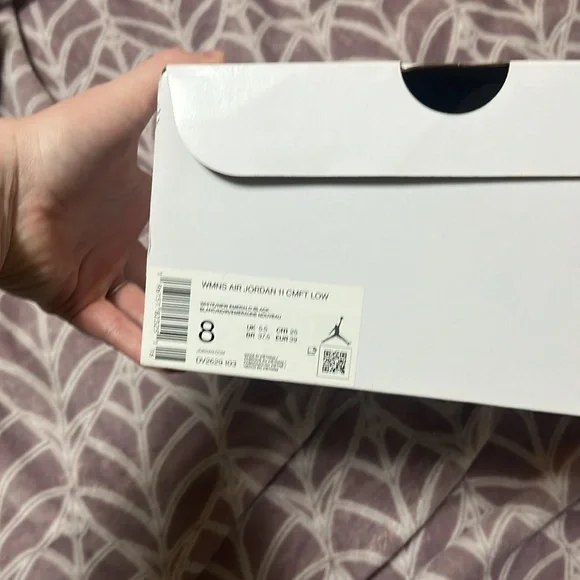 Jordan 11s - Picture 3 of 4